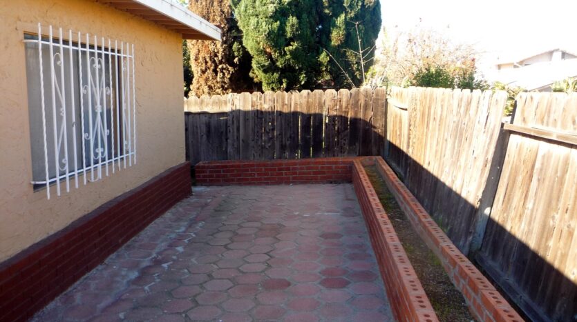 2042 Ilex Avenue - San Diego - California - 4 bed, 2 bath rental property