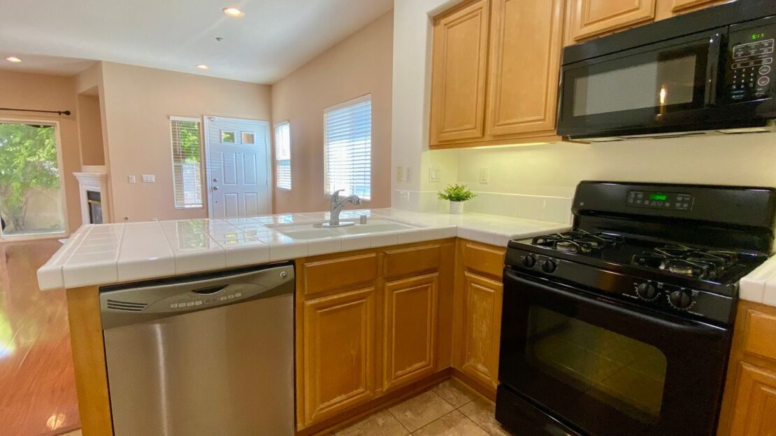 2670 Night Jasmine Drive - Simi Valley - California - 4 bed, 2.5 bath rental property