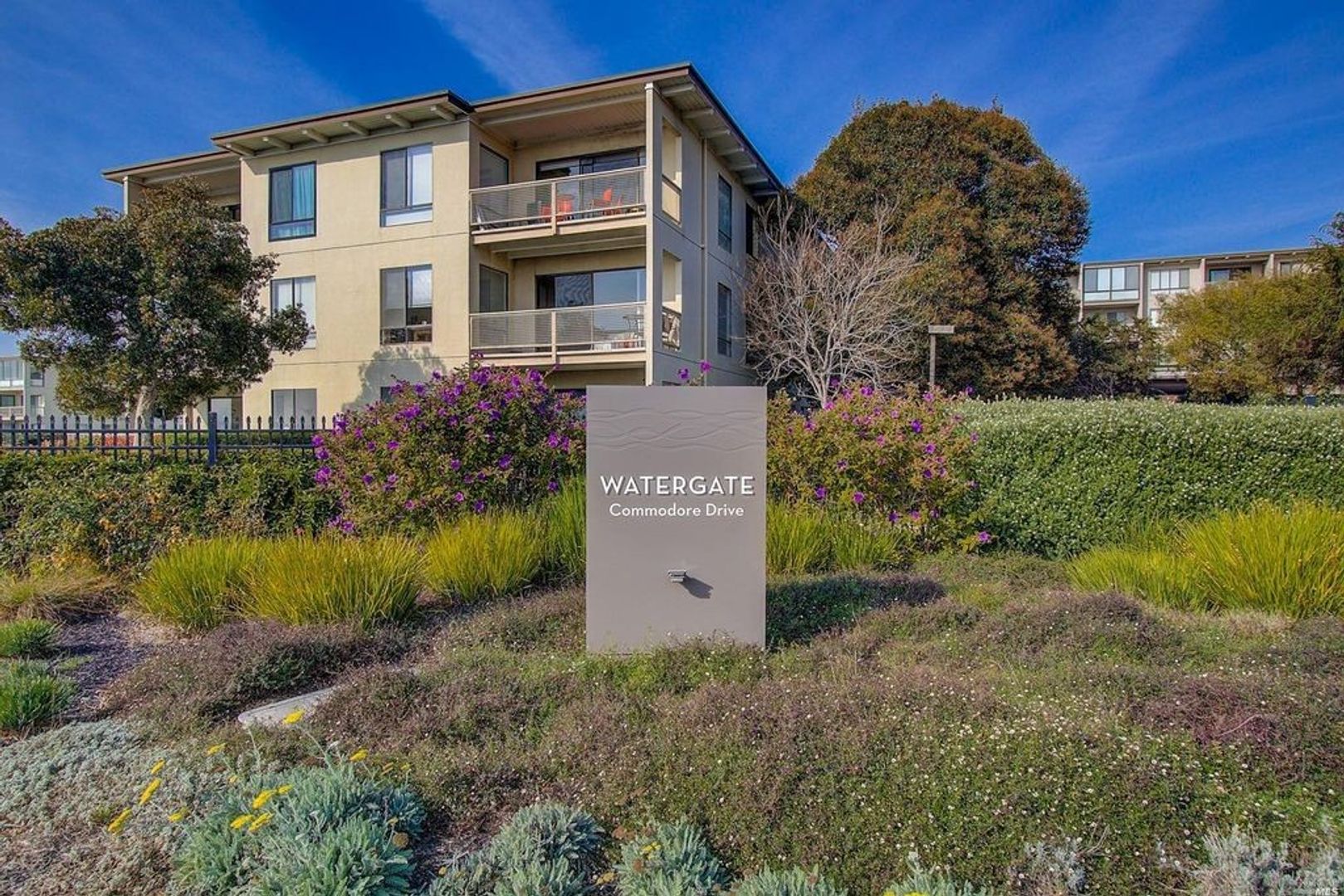 8 Admiral Drive #223 - Emeryville - California - 1 bed, 1 bath rental property