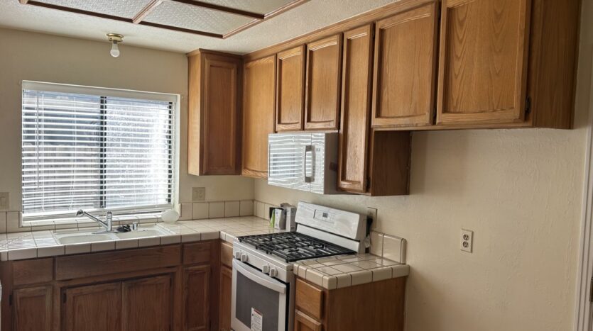 329 Marna Drive - Vacaville - California - 3 bed, 2 bath rental property