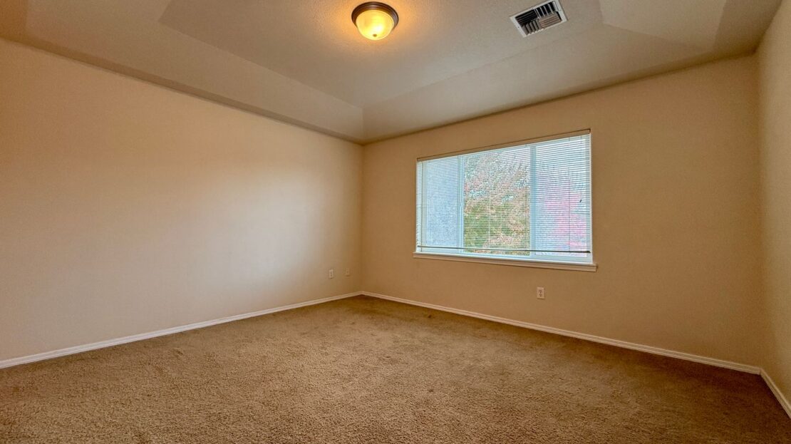 2730 NE 9th Street - Redmond - Oregon - 3 bed, 2.5 bath rental property