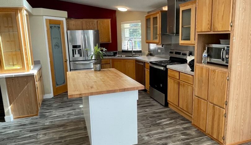 3204 Locust Ave. - Bellingham - Washington - 3 bed, 2 bath rental property
