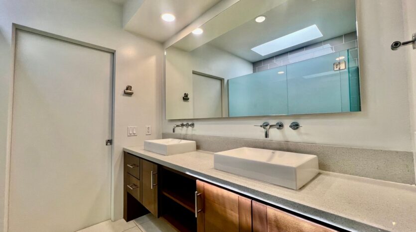 803 N Palm Canyon Dr.  - Unit 01 - Palm Springs - California - 2 bed, 2 bath rental property