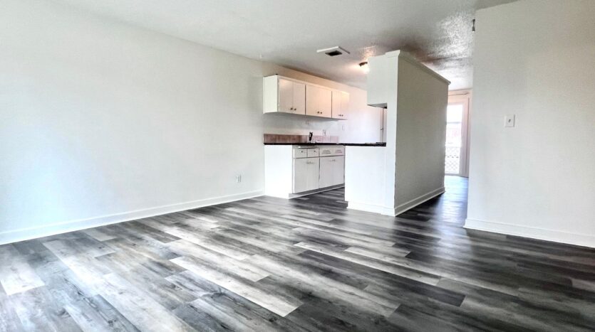 1825 NE Roberts AVE   - Gresham - Oregon - 2 bed, 1 bath rental property