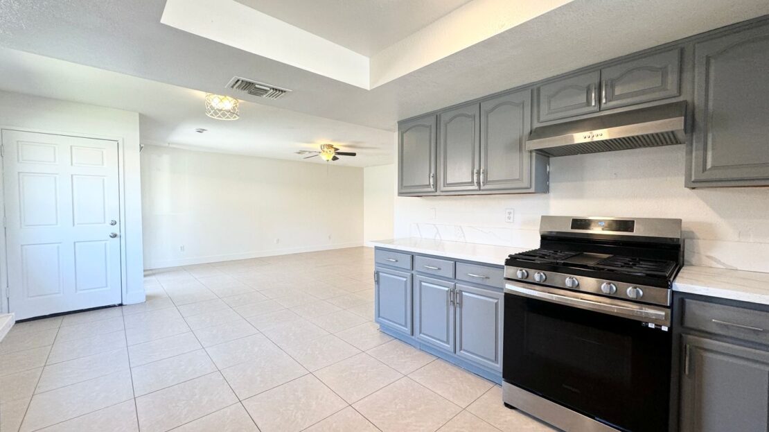 32881 Navajo Trl - 4 - Cathedral City - California - 3 bed, 2 bath rental property