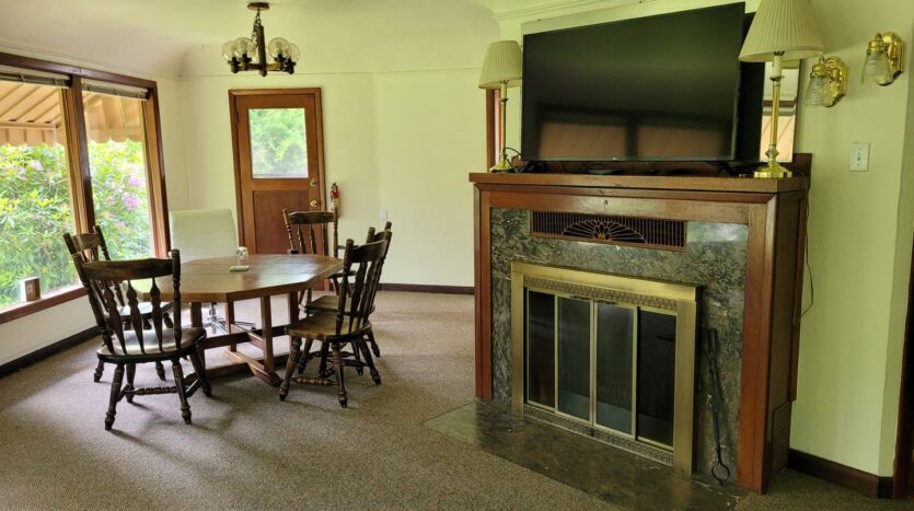 425 SW Maplecrest Drive Room 1 - Portland - Oregon - 1 bed, 1 bath rental property