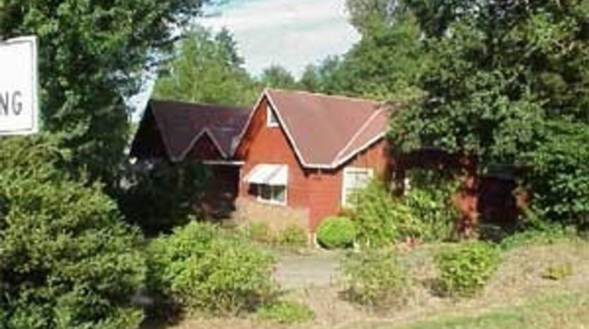 425 SW Maplecrest Drive Room 4 - Portland - Oregon - 1 bed, 1 bath rental property