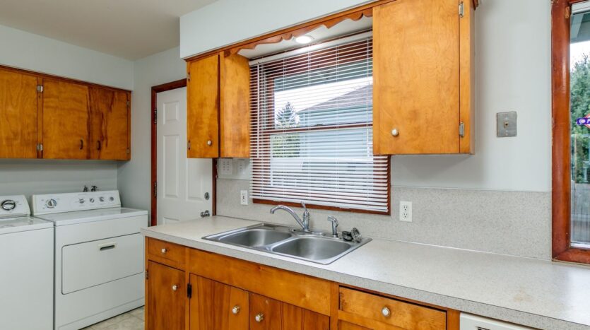 4141 SE 80th Avenue - Portland - Oregon - 3 bed, 1 bath rental property