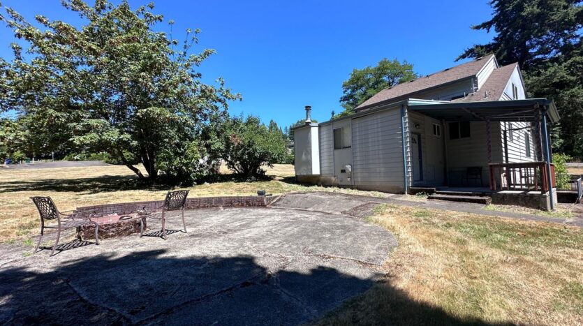 10015 SW Boones Ferry Road Room 4 - Portland - Oregon - 1 bed, 1 bath rental property