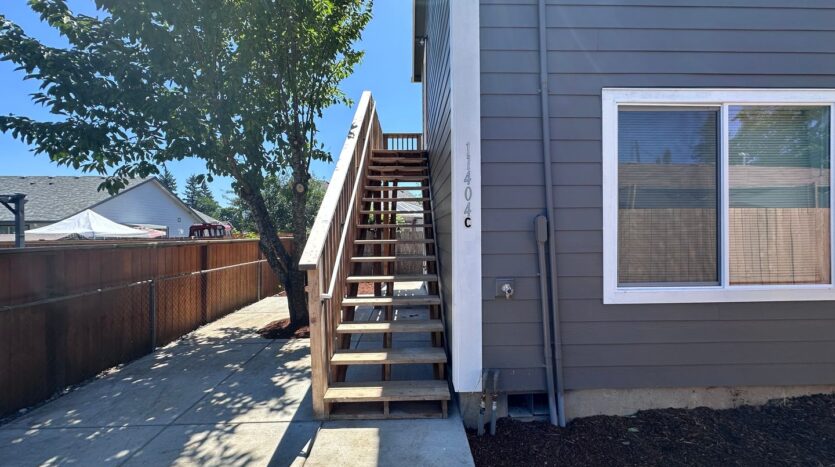 11404 SE Holgate Blvd - C - Portland - Oregon - 2 bed, 1 bath rental property