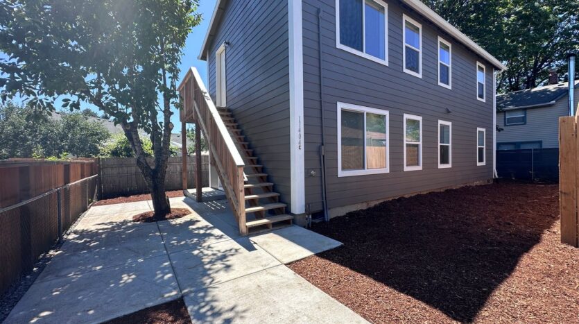 11404 SE Holgate Blvd - C - Portland - Oregon - 2 bed, 1 bath rental property