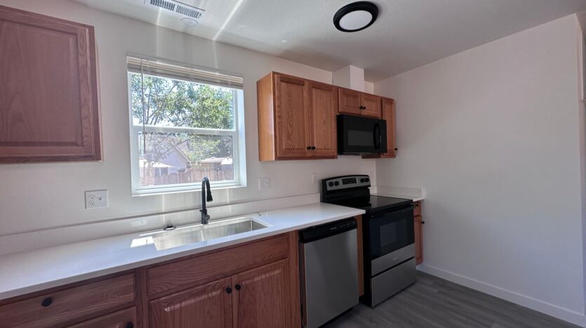 11404 SE Holgate Blvd - C - Portland - Oregon - 2 bed, 1 bath rental property