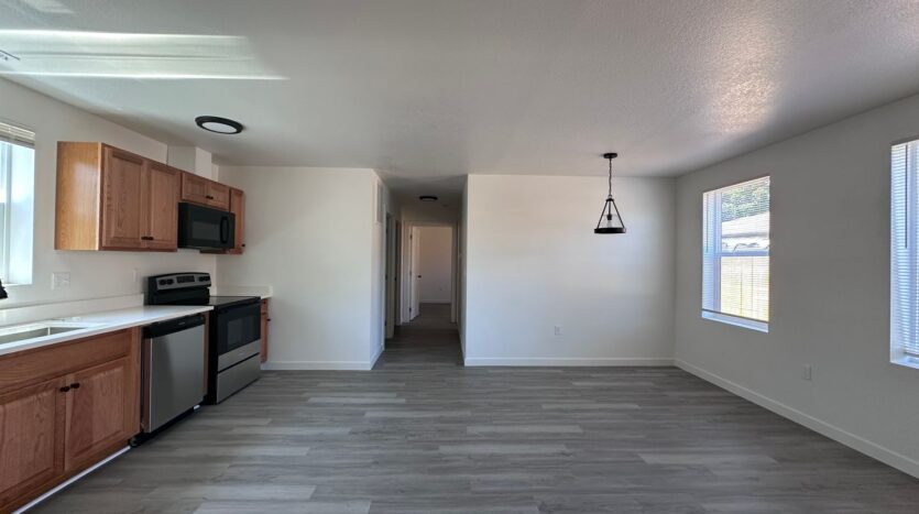 11404 SE Holgate Blvd - C - Portland - Oregon - 2 bed, 1 bath rental property