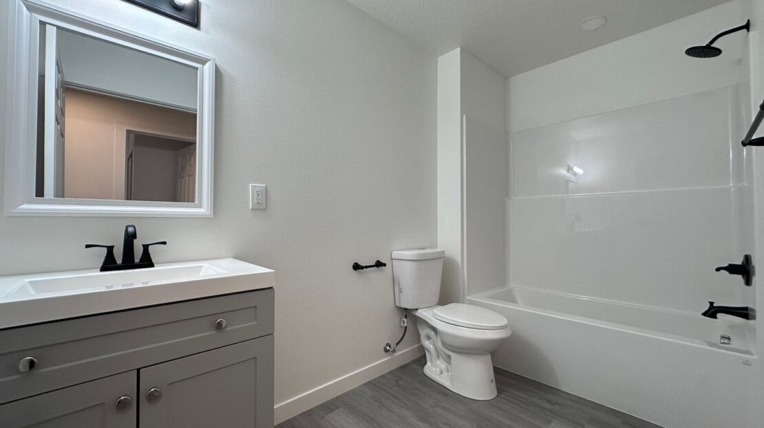 11404 SE Holgate Blvd - C - Portland - Oregon - 2 bed, 1 bath rental property