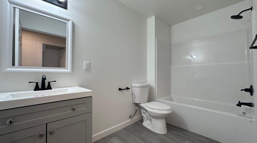11404 SE Holgate Blvd - C - Portland - Oregon - 2 bed, 1 bath rental property