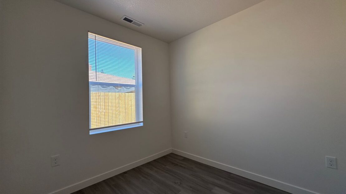 11404 SE Holgate Blvd - C - Portland - Oregon - 2 bed, 1 bath rental property