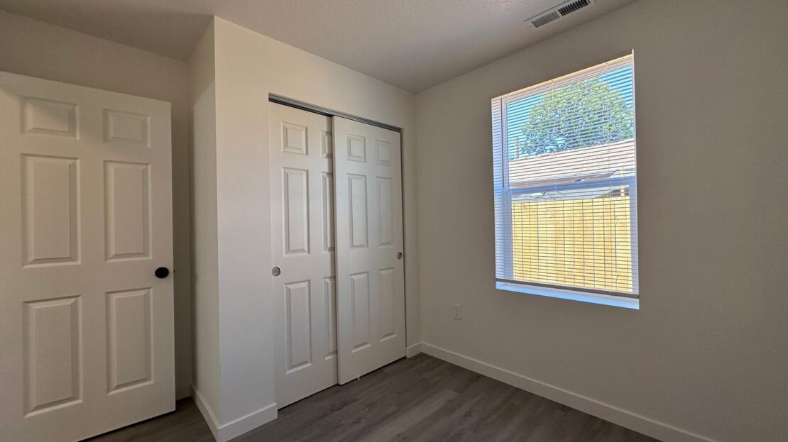 11404 SE Holgate Blvd - C - Portland - Oregon - 2 bed, 1 bath rental property