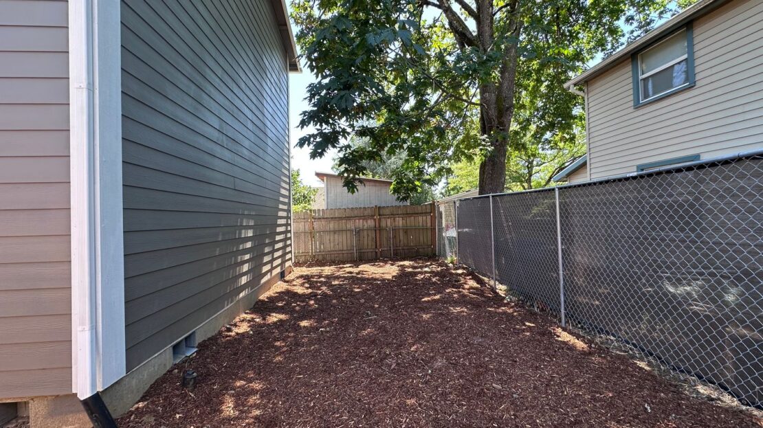 11404 SE Holgate Blvd - C - Portland - Oregon - 2 bed, 1 bath rental property