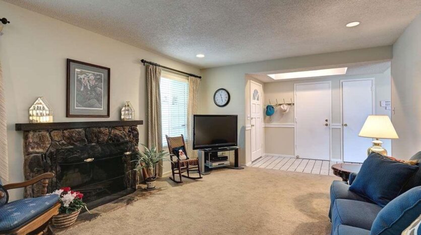 35047 Clover St - Union City - California - 4 bed, 2 bath rental property