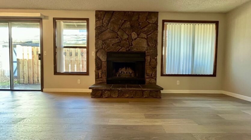 3041 NE 103rd Loop Unit A - Vancouver - Washington - 2 bed, 1 bath rental property