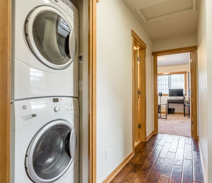 4001-4057 Belltown Court - Bellingham - Washington - 3 bed, 2.5 bath rental property