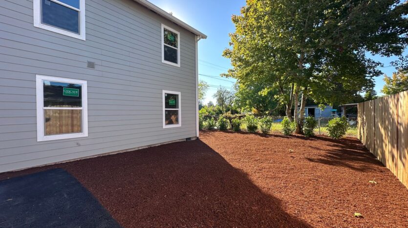 16818 SE Market St.  - Unit B - Portland - Oregon - 2 bed, 1 bath rental property