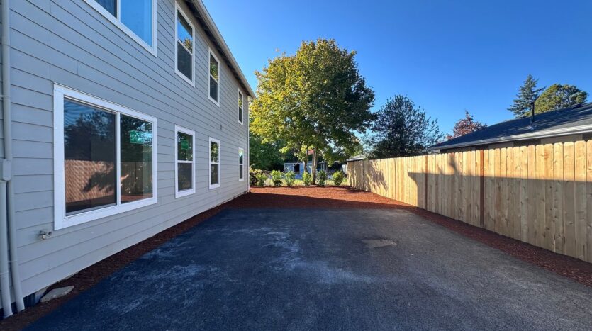 16818 SE Market St.  - Unit C - Portland - Oregon - 2 bed, 1 bath rental property