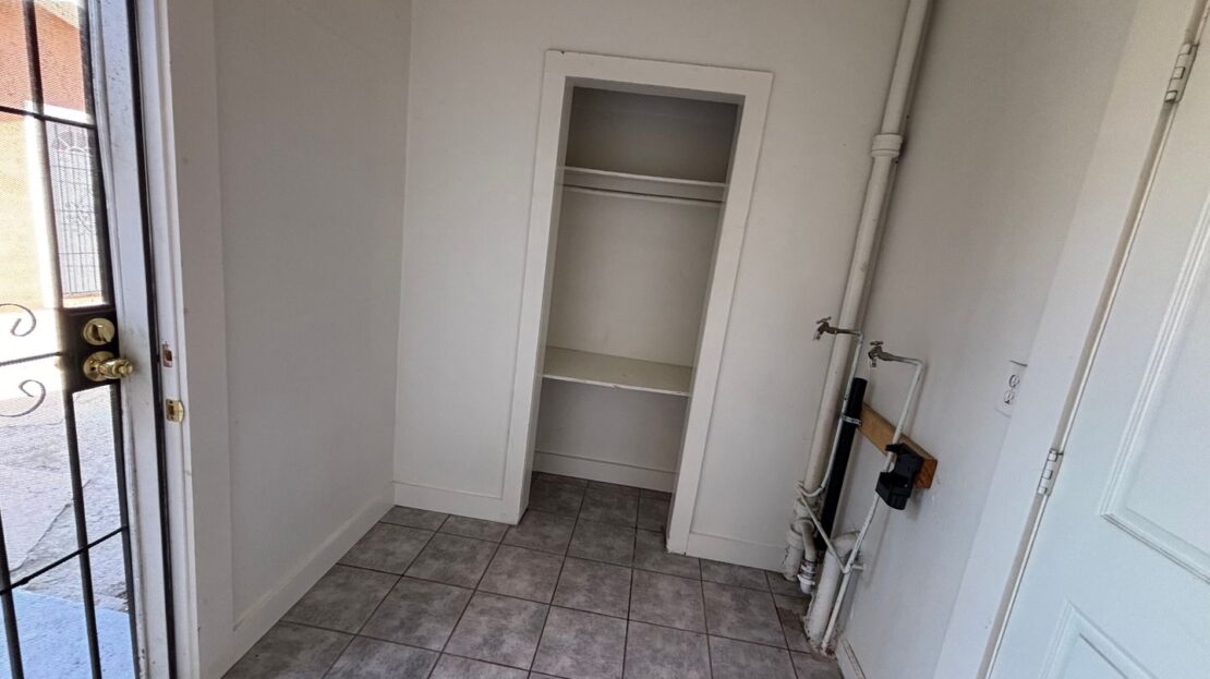 3838 Superior St - San Diego - California - 3 bed, 1 bath rental property