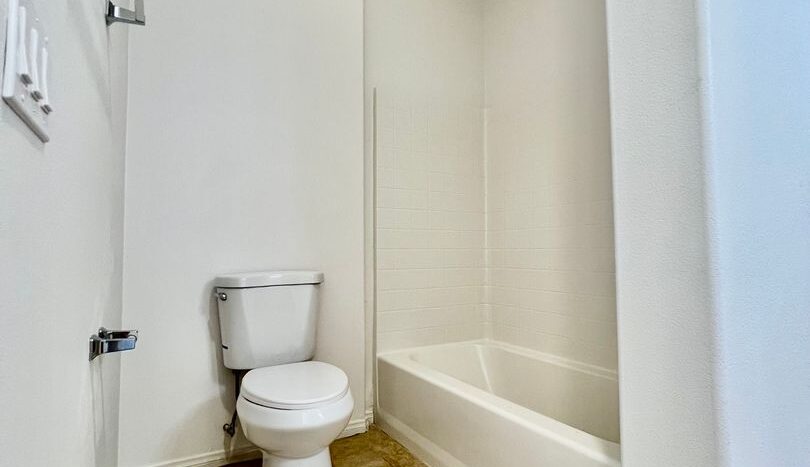 66888 4th St - Unit A - Desert Hot Springs - California - 3 bed, 2.5 bath rental property