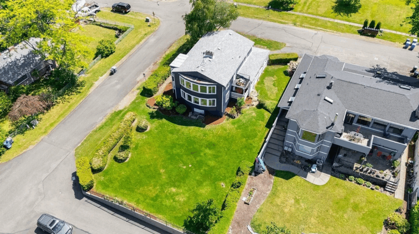 613 615 Lafayette Street - Steilacoom - Washington - 2 bed, 1 bath rental property