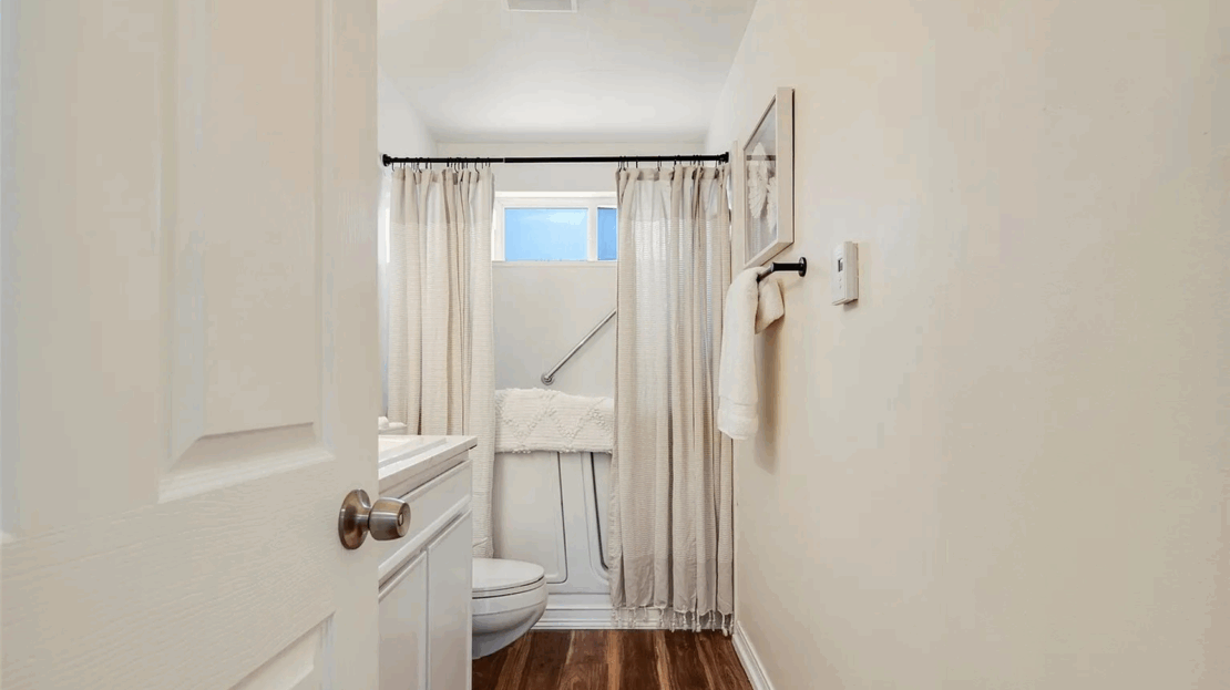 613 615 Lafayette Street - Steilacoom - Washington - 2 bed, 1 bath rental property