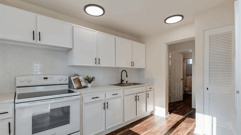 613 615 Lafayette Street - Steilacoom - Washington - 2 bed, 1 bath rental property