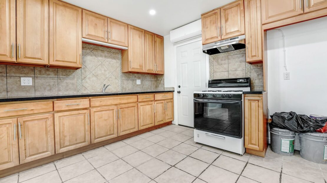 44014 Hoban Ave. - Lancaster - California - 4 bed, 1.5 bath rental property