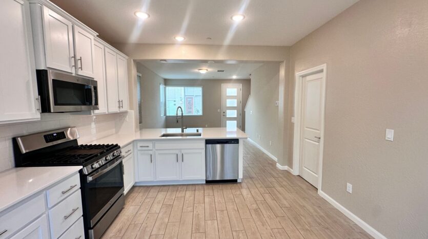 1116 Elevations Way  - Madera - California - 3 bed, 3 bath rental property