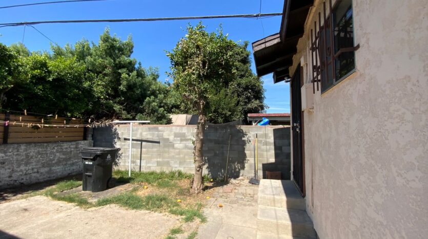 2863 & 2863 1/2 Coolidge Ave  - Los Angeles - California - 1 bath rental property