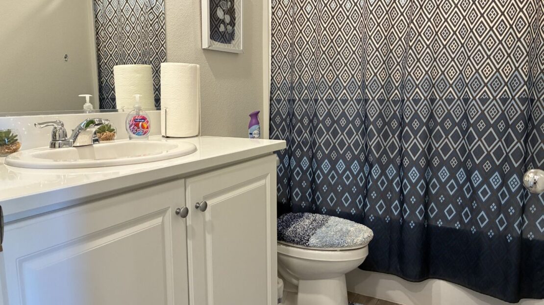 10374 San Andreas St - Adelanto - California - 3 bed, 2.5 bath rental property