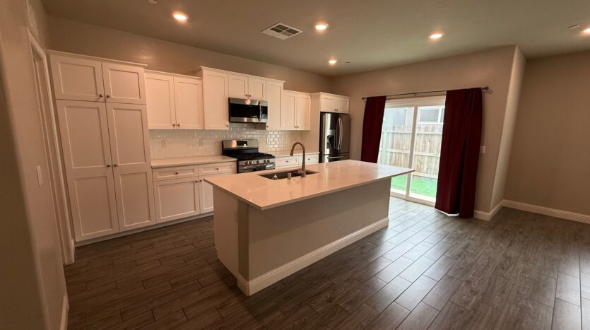 6169 E. Garland Ave  - Fresno - California - 3 bed, 2 bath rental property