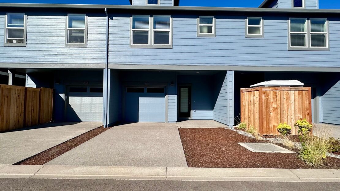 6582 SE Nasha St. - Hillsboro - Oregon - 3 bed, 3 bath rental property