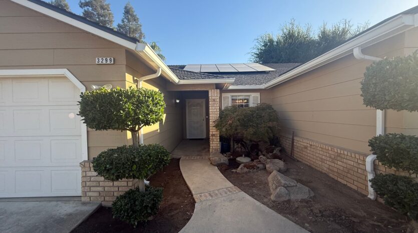 3299 W Stuart Avenue - Fresno - California - 3 bed, 2 bath rental property