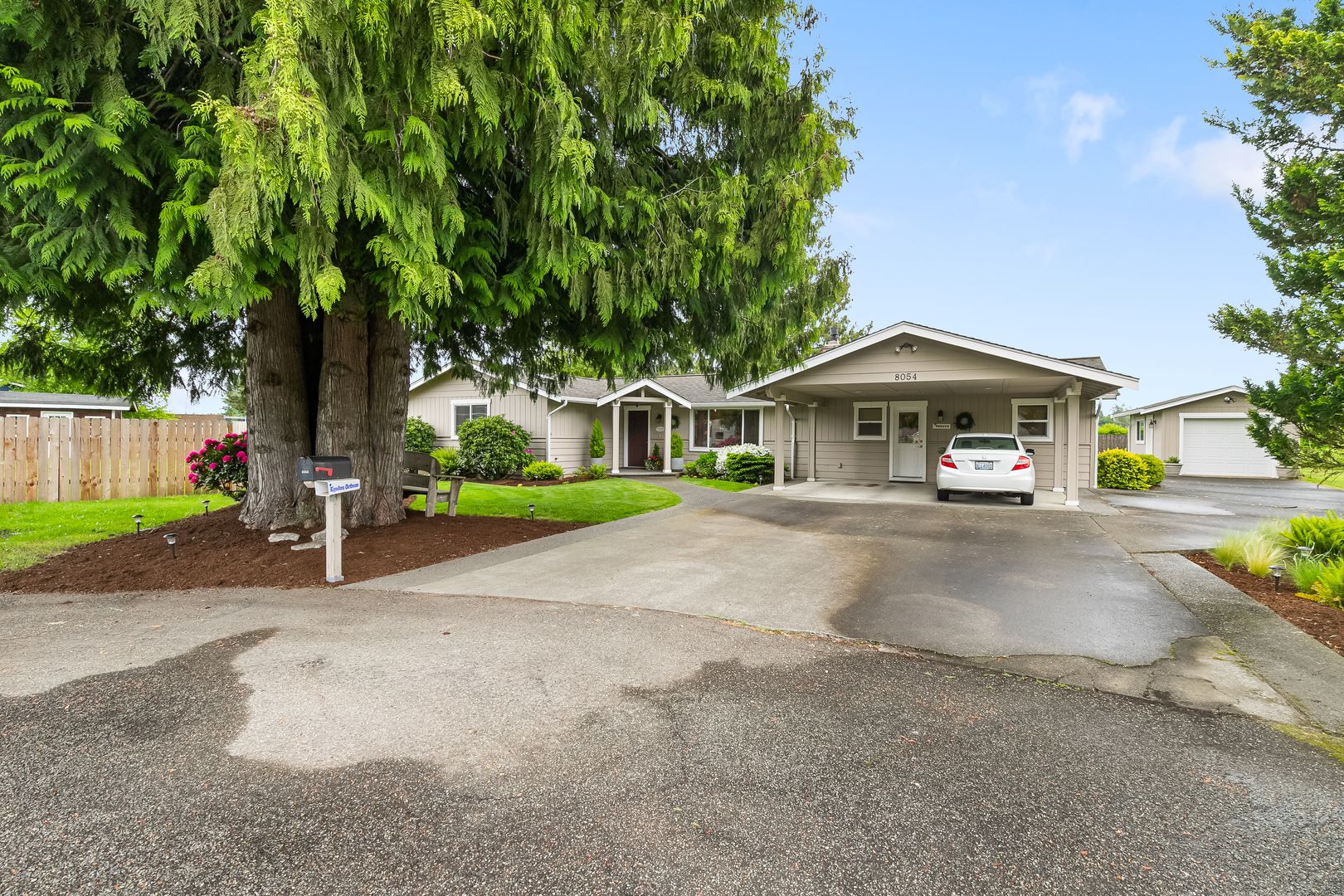 8054 Lyn-Dale Dr - Lynden - Washington - 4 bed, 3 bath rental property