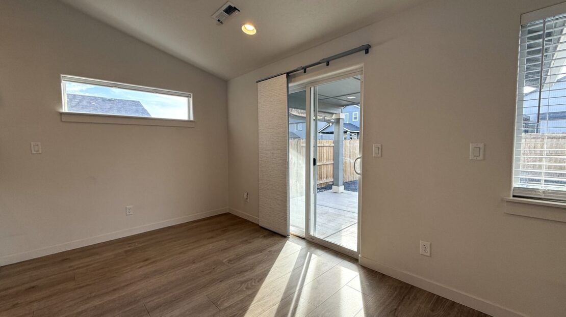 3483 NW 9th St  - Redmond - Oregon - 3 bed, 2 bath rental property