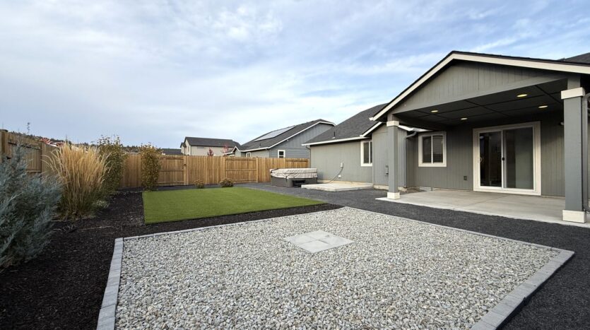 3483 NW 9th St  - Redmond - Oregon - 3 bed, 2 bath rental property