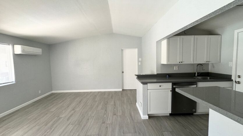 511 East Chuckwalla Rd - Unit 4  - Palm Springs - California - 1 bed, 1 bath rental property