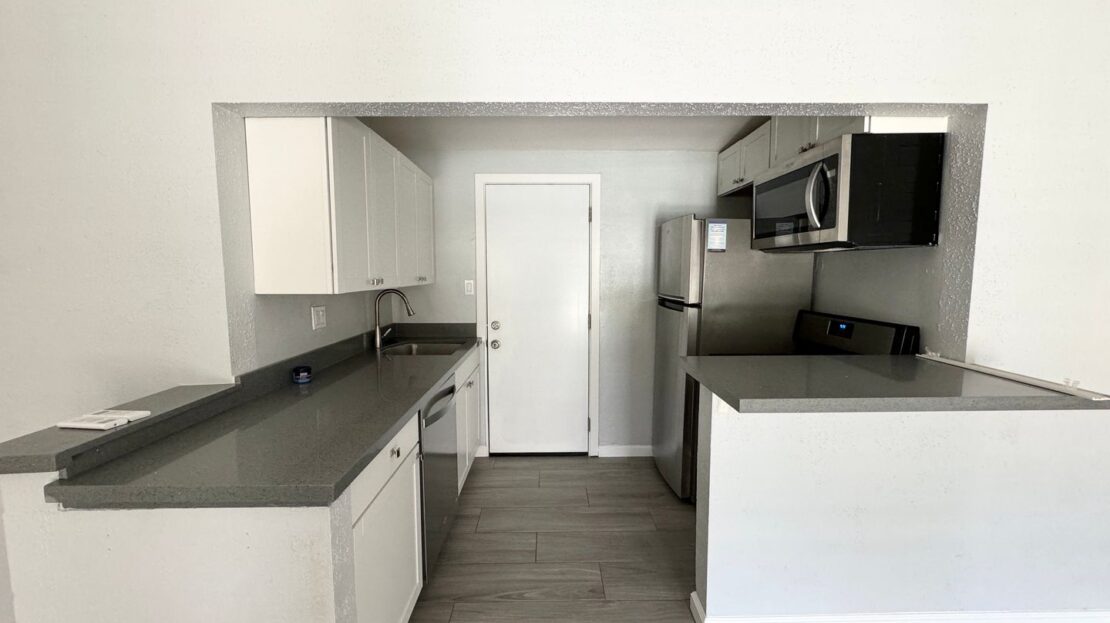 511 East Chuckwalla Rd - Unit 4  - Palm Springs - California - 1 bed, 1 bath rental property