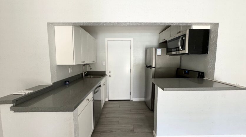 511 East Chuckwalla Rd - Unit 4  - Palm Springs - California - 1 bed, 1 bath rental property