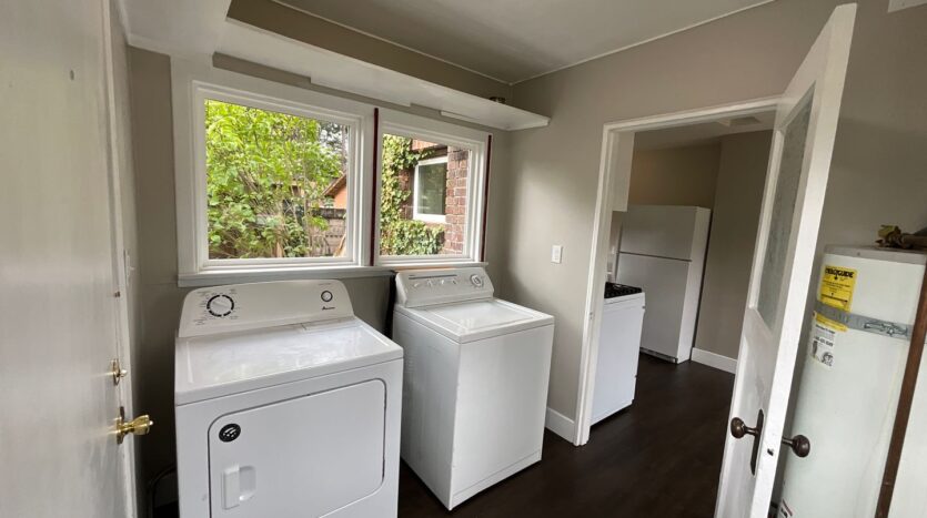 8312 Spruce St - Lakewood - Washington - 2 bed, 1 bath rental property