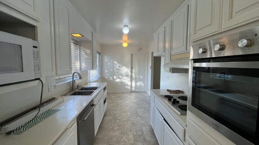 5104 Atlanta Way - Sacramento - California - 3 bed, 2 bath rental property