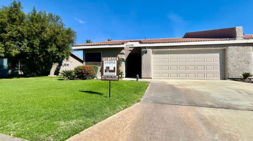 44280 E Sundown Crest Drive - La Quinta - California - 2 bed, 3 bath rental property