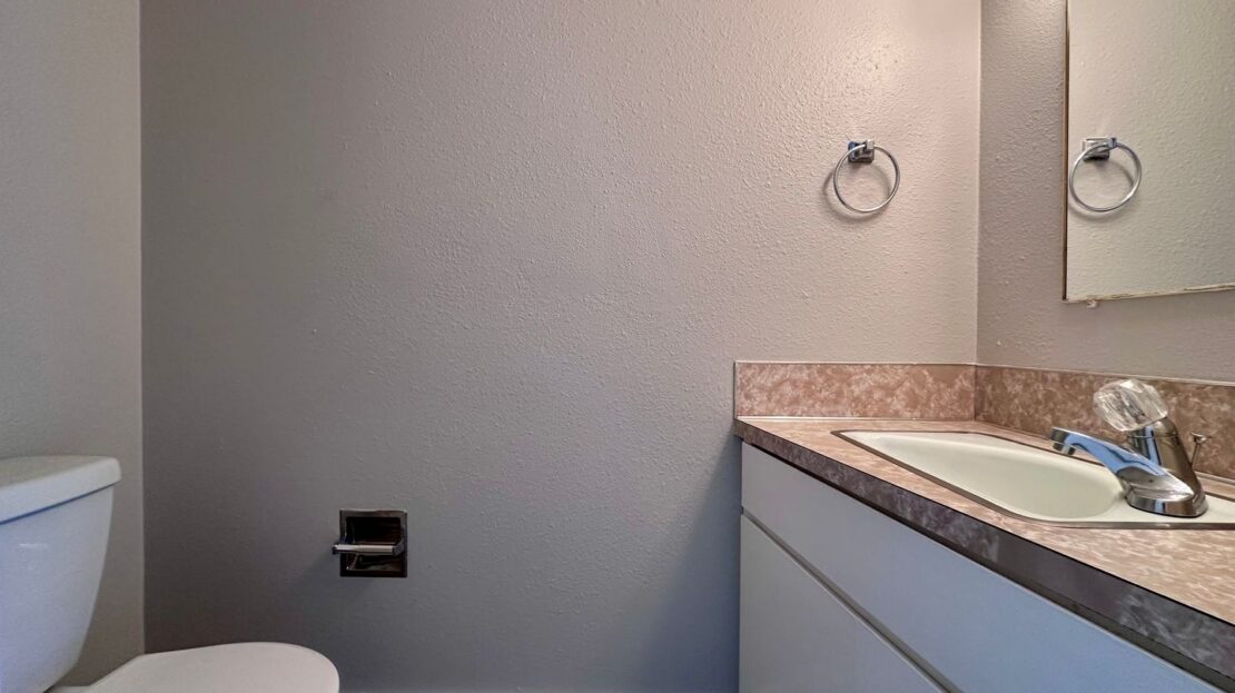 22900 NE Halsey St. - #02 - Fairview - Oregon - 2 bed, 1.5 bath rental property