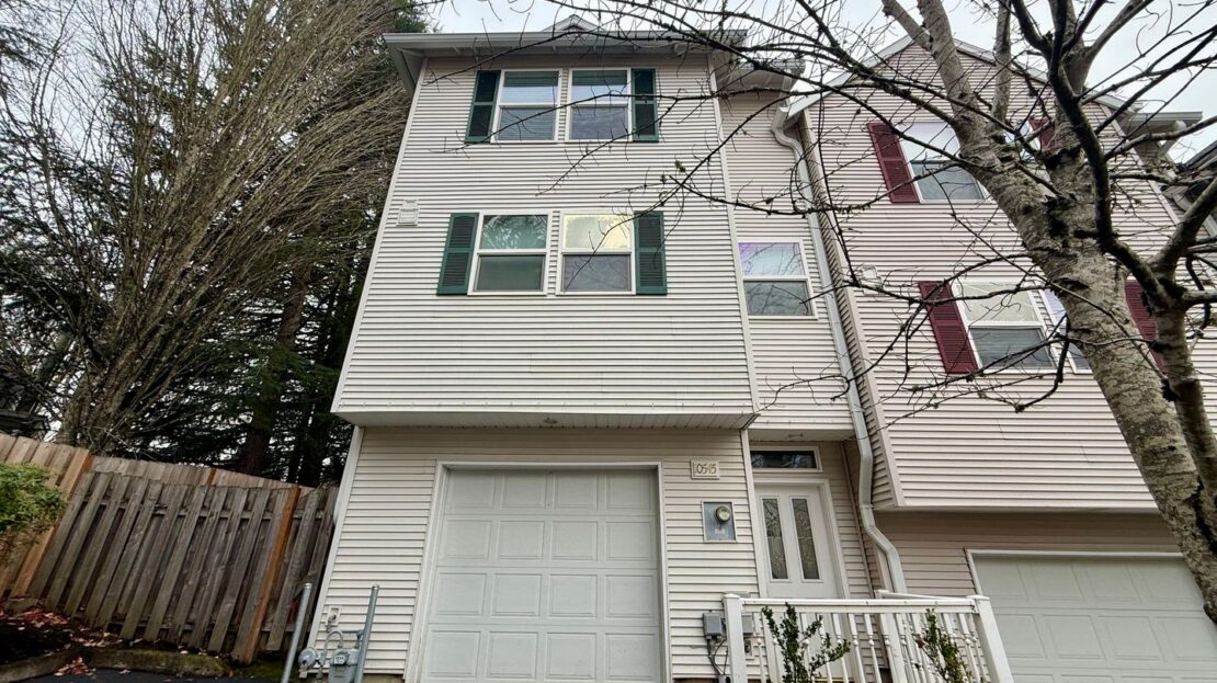 10545 SW Cougar Lane - Beaverton - Oregon - 3 bed, 3.5 bath rental property